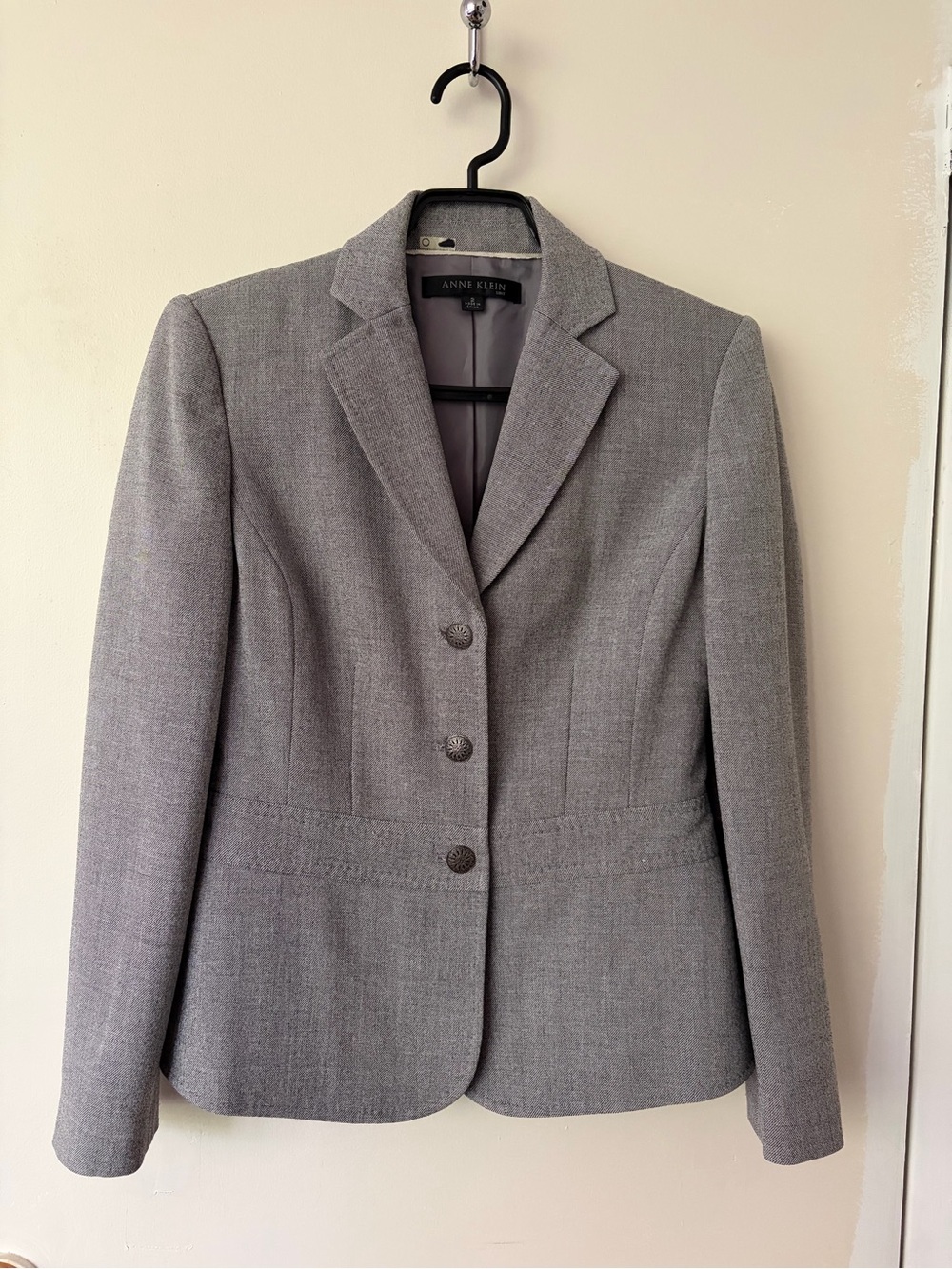 Anne Klein Light Gray Tailored Blazer with Notch Lapel